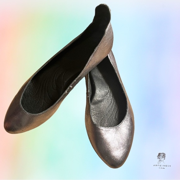 Born Silver Ballet Flats Size 8M - Picture 2 of 5